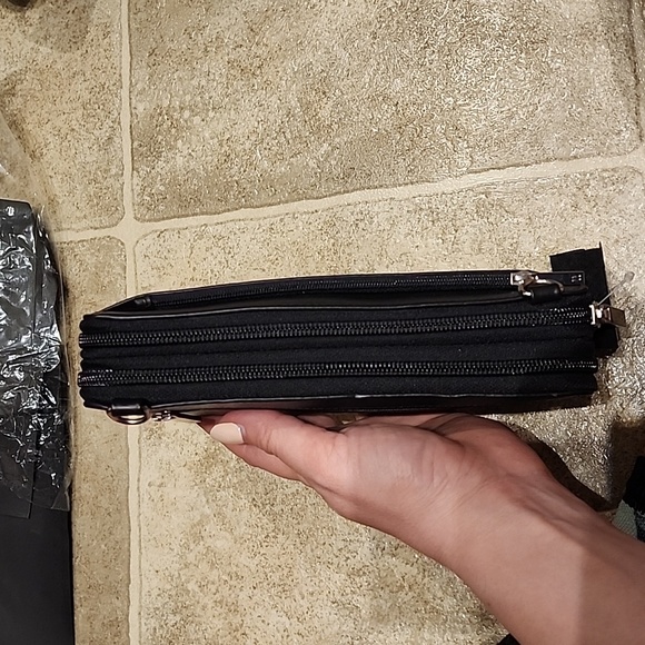 NWT Italian Leather Convertible Crossbody Clutch wallet/purse - Picture 7 of 12